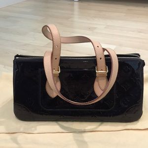 Authentic Louis Vuitton bag comes w/ dust bag